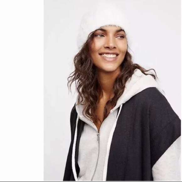 Free People Head In The Clouds Beanie - Picture 1 of 4